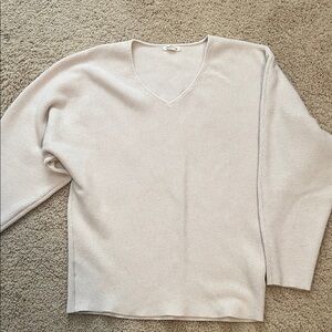 Tea n Rose Cream V-Neck Sweater